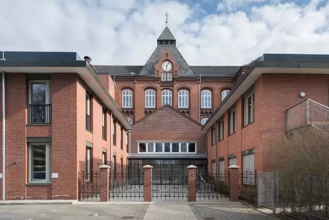 Angezeigtes Bild: Hochschule05.jpg